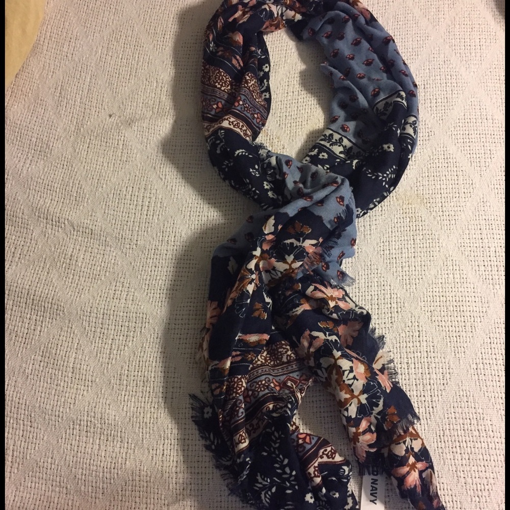 Old Navy Large ScarfBlue/Tan - Paisley & Floral NWT